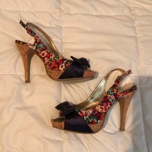 Flower/bow high heels